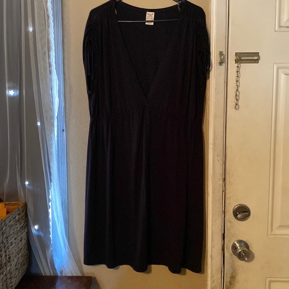 Black sleeveless V-neck dress faded glory
